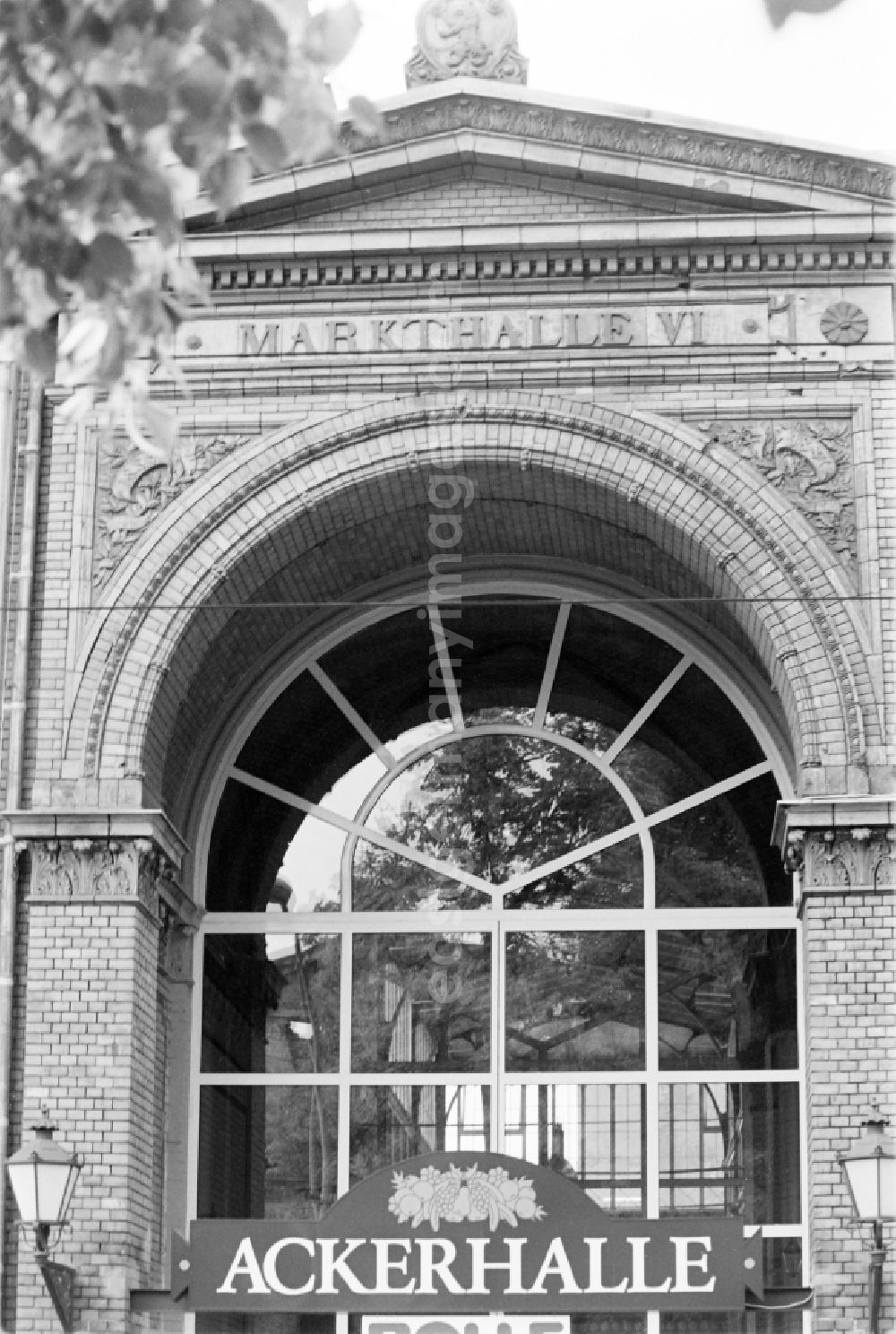 GDR photo archive: Berlin - Market Hall VI, Ackerhalle in East Berlin