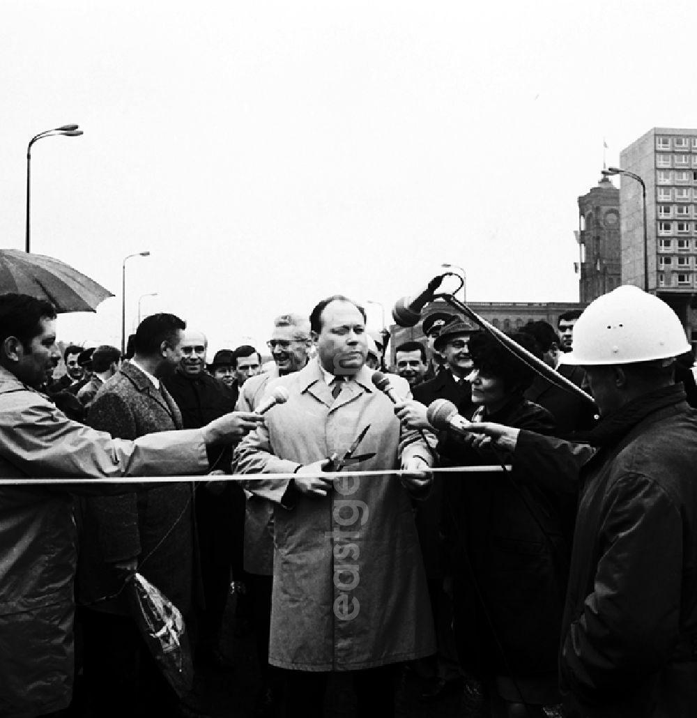 GDR picture archive: Berlin - Alexanderplatz - Autotunnel.