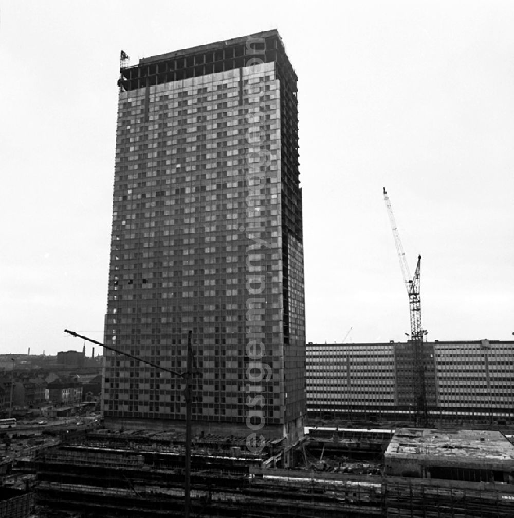 GDR image archive: Berlin - Alexanderplatz - Autotunnel.