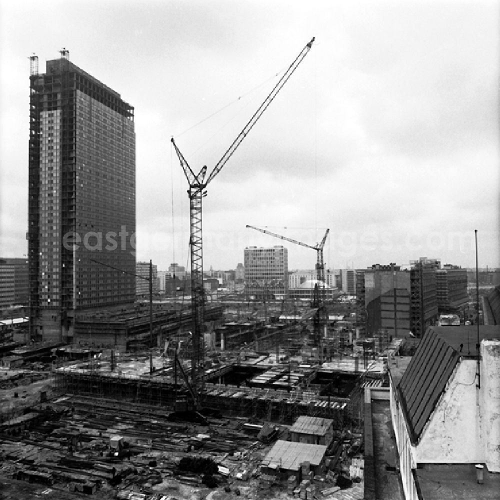 GDR photo archive: Berlin - Alexanderplatz - Autotunnel.