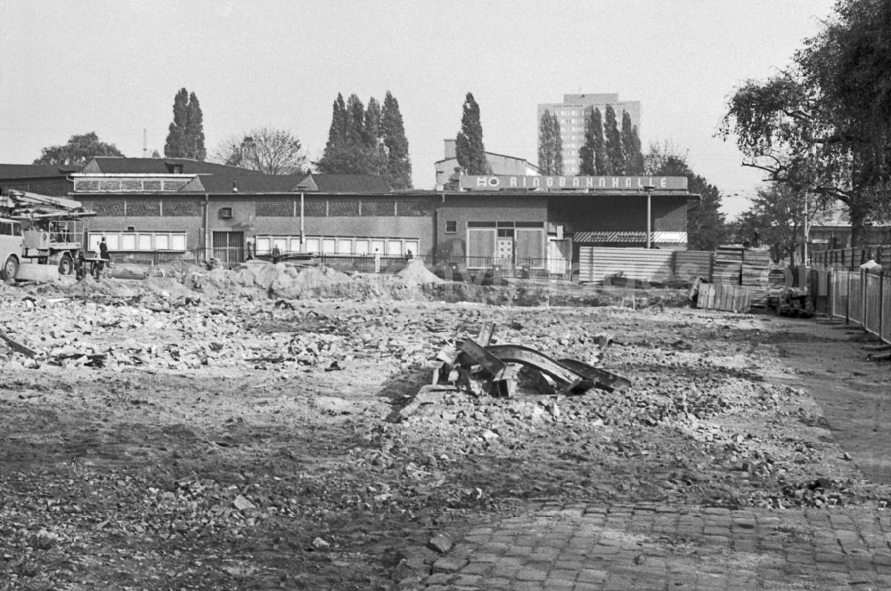 Berlin: Rubble and debris on the construction site for demolition work on the remains of old multi-family houses along Frankfurter Allee corner Pettenkofer Strasse on Frankfurter Allee in Berlin East Berlin in the area of the former GDR, German Democratic Republic