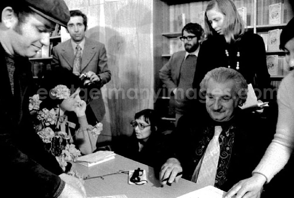 GDR photo archive: Berlin - April 1973 Schriftsteller Juri Amado beim signieren seiner Bücher.