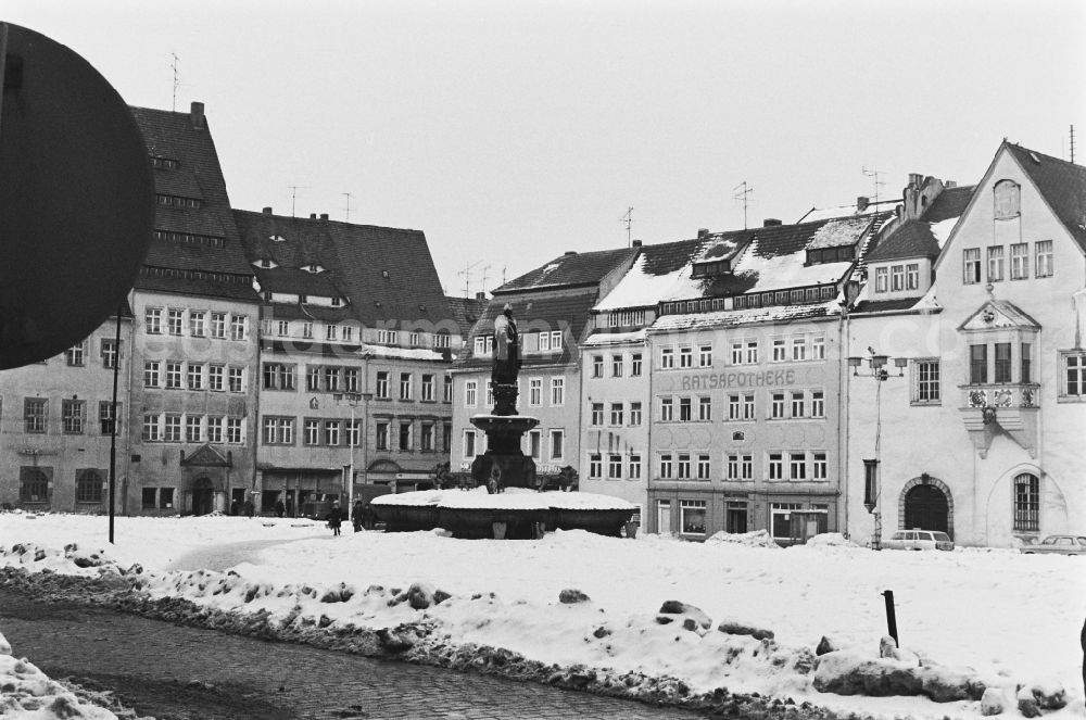 GDR picture archive: Freiberg - Facade elements of contemporary architecturevon historischen Gebaeuden im Stadtzentrum in the district Altstadt in Freiberg, Saxony on the territory of the former GDR, German Democratic Republic