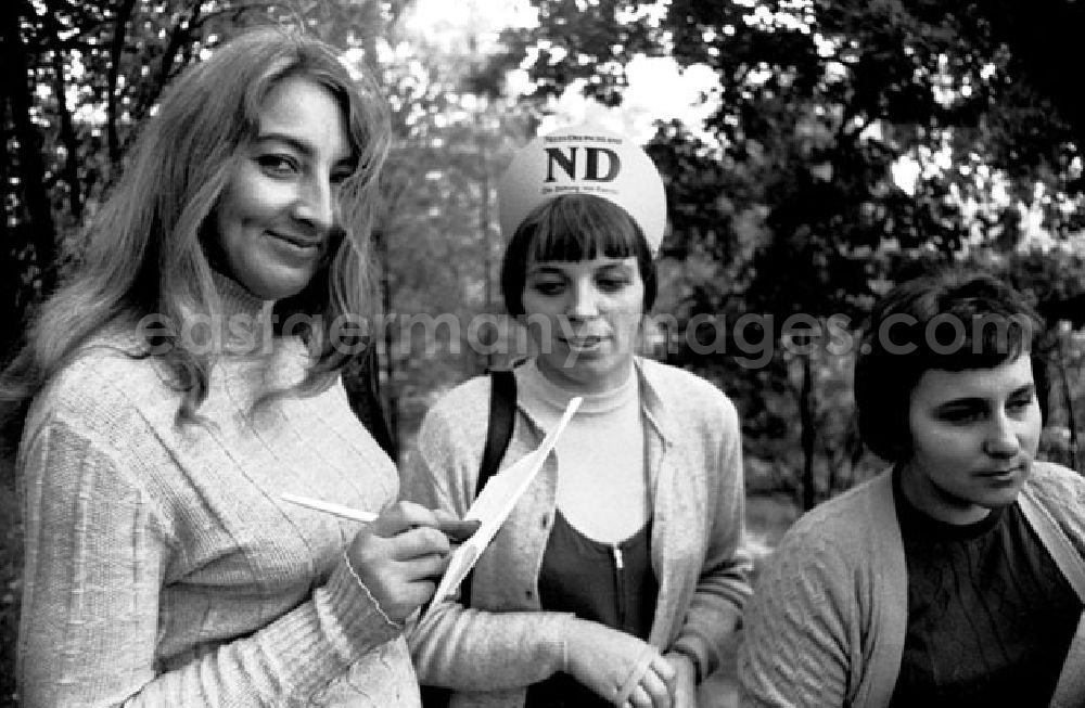 GDR photo archive: Berlin - August 1973 ND Orientierungswanderung mit Bildern vom Start, der Strecke und dem Ziel.