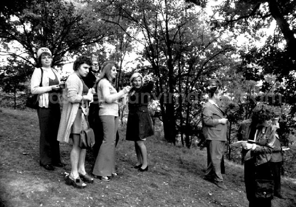 GDR photo archive: Berlin - August 1973 ND Orientierungswanderung mit Bildern vom Start, der Strecke und dem Ziel.