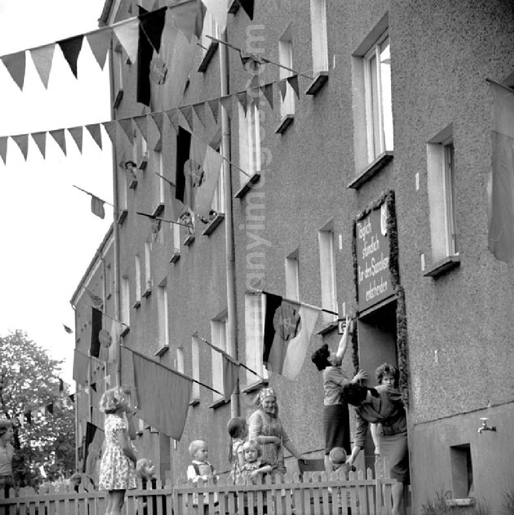 Berlin: 1964 Ausschmückung zum Deutschlandtreffen