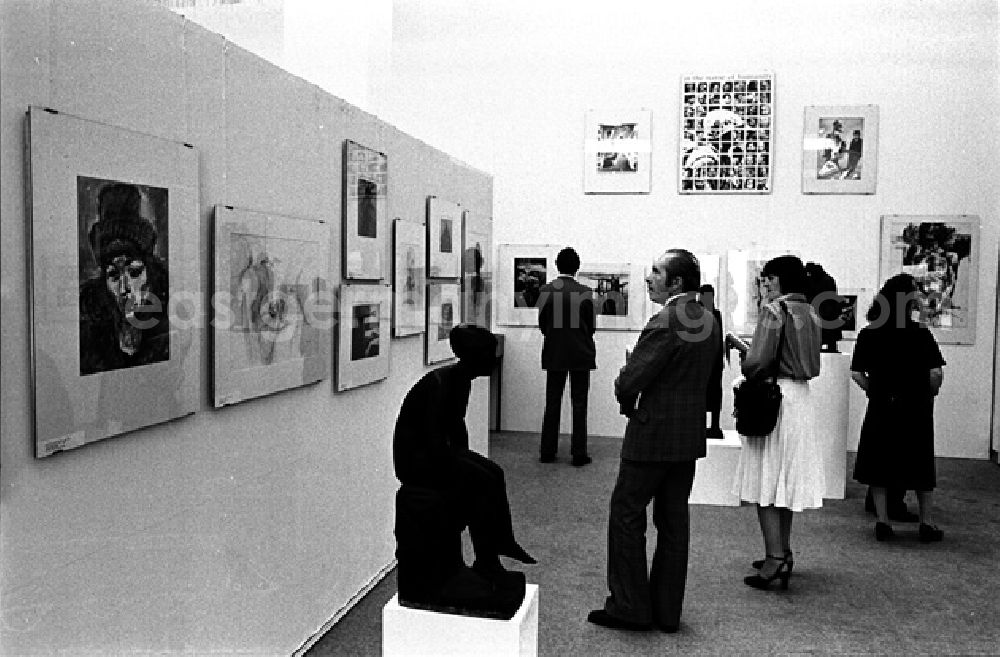 GDR picture archive: Berlin - Ausstellung in der Akademie der Kunste der DDR im Marstall. (48