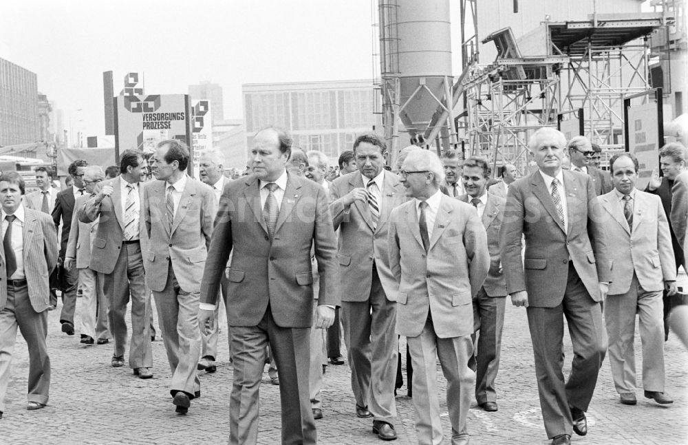 GDR image archive: Berlin - Members of the party and state leadership with the SED General Secretary Erich Honecker and Guenther Mittag as visitors at the exhibition 7th Building Conference in the Mitte district of East Berlin in the area of the former GDR, German Democratic Republic