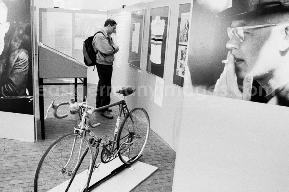 GDR picture archive: Berlin - Ausstellung über Uwe Johnson in der Akademie der Künste AdK.