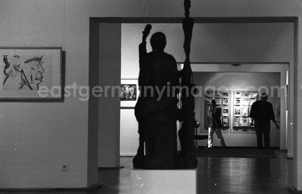 GDR image archive: Belin - Ausstellung Kathsitzpreisträger im Marstall 28.07.92 Lange Umschlag 1