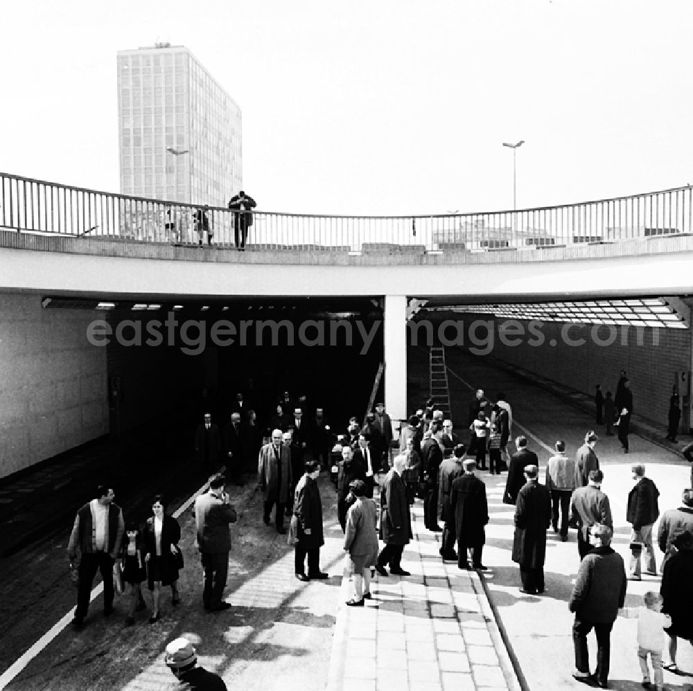 GDR photo archive: Berlin - Alexanderplatz - Autotunnel.