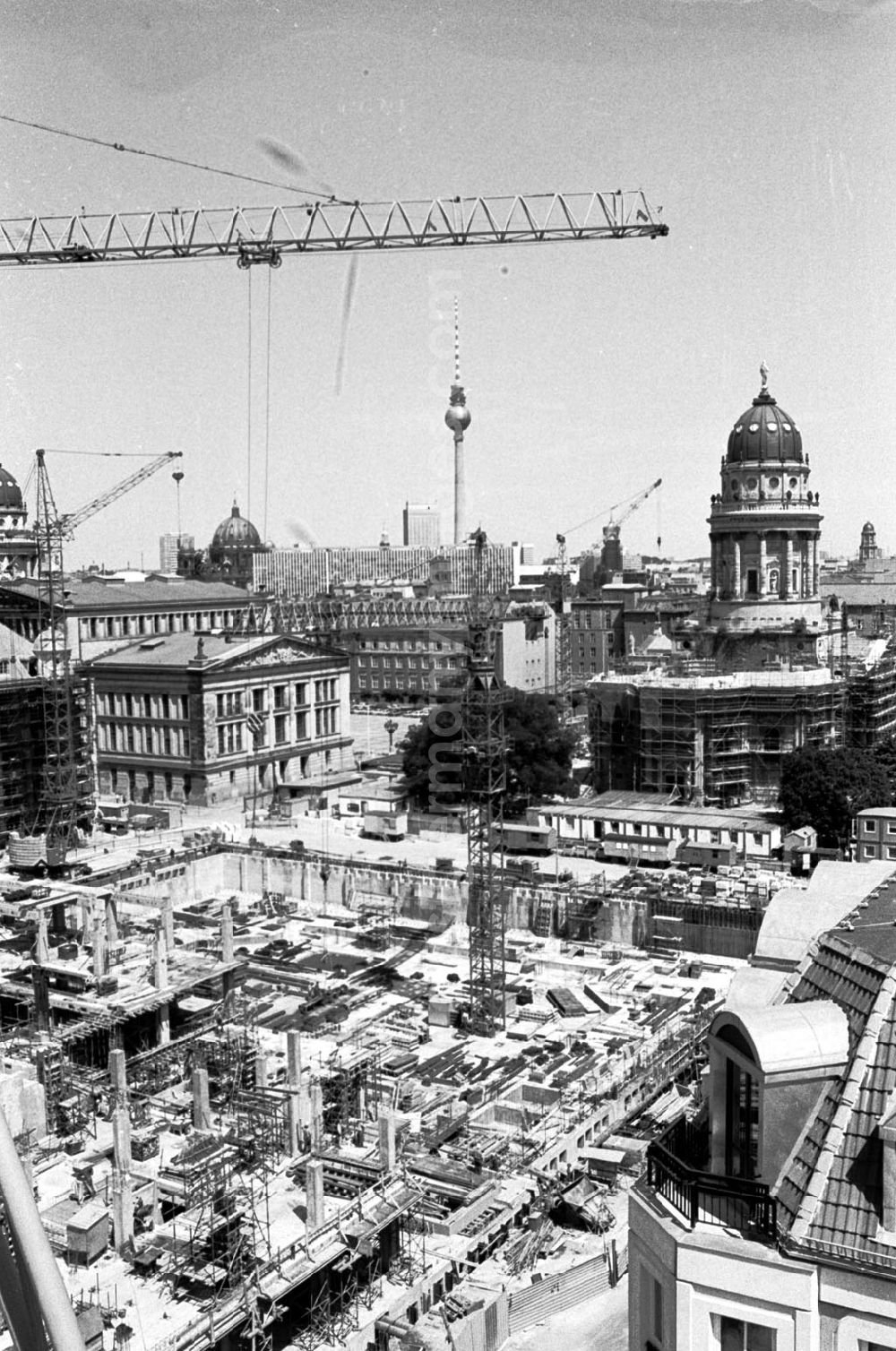 GDR image archive: Berlin-Mitte - Baugeschehen Friedrichstr./ Platz der Akademie 23.