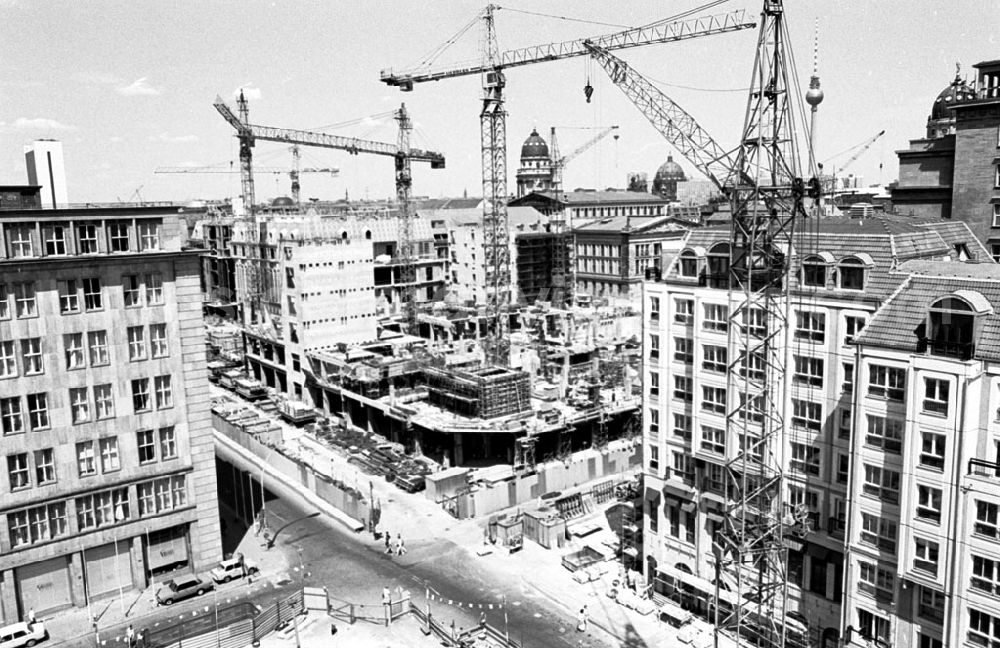 Berlin-Mitte: Baugeschehen Friedrichstr./ Platz der Akademie 23.