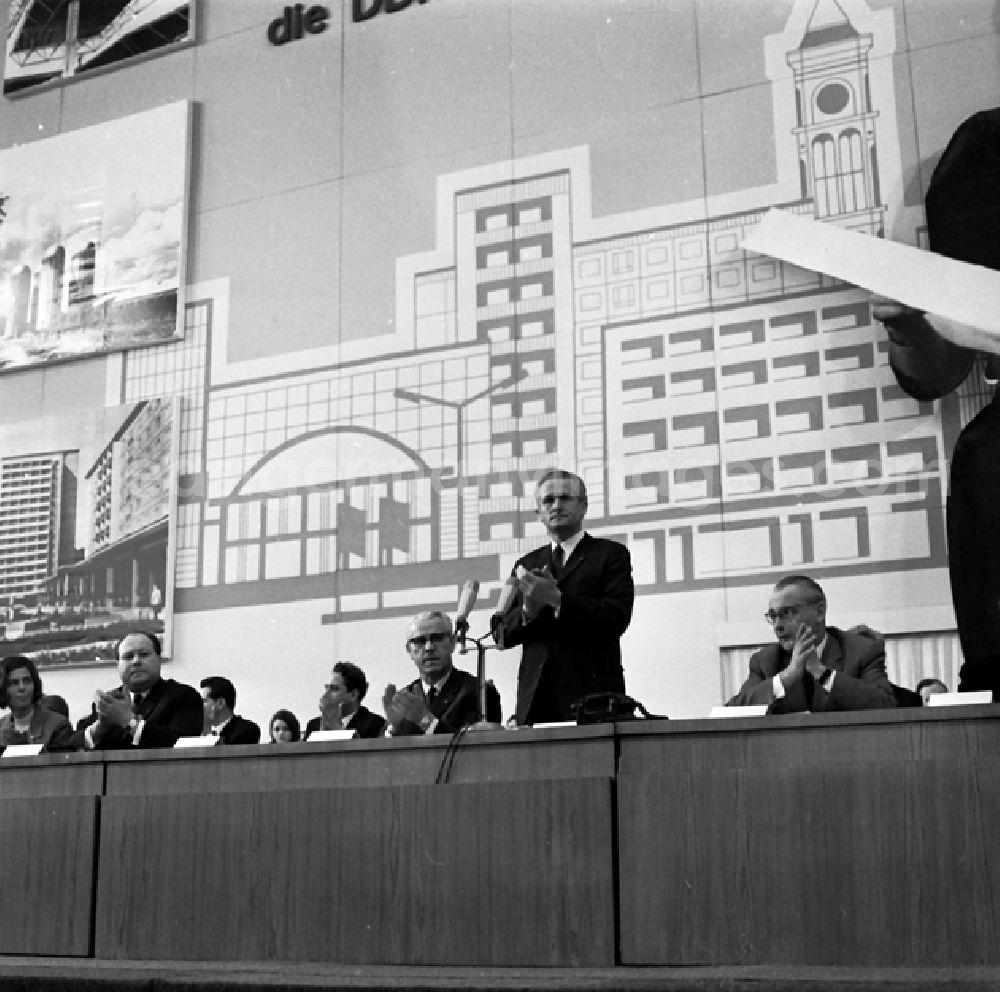 GDR image archive: Berlin - Berlin 17./18. April 1969 5. Baukonferenz in Berlin.