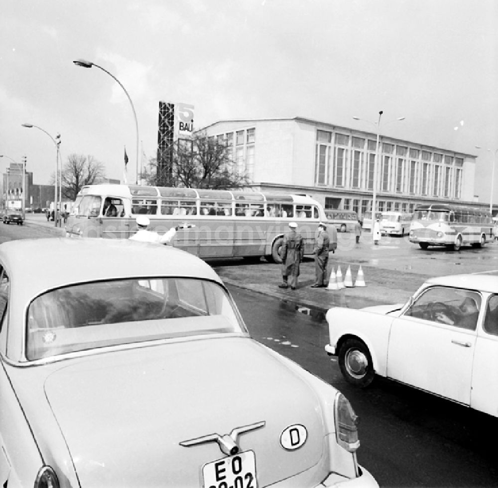 GDR picture archive: Berlin - Berlin 17./18. April 1969 5. Baukonferenz in Berlin.