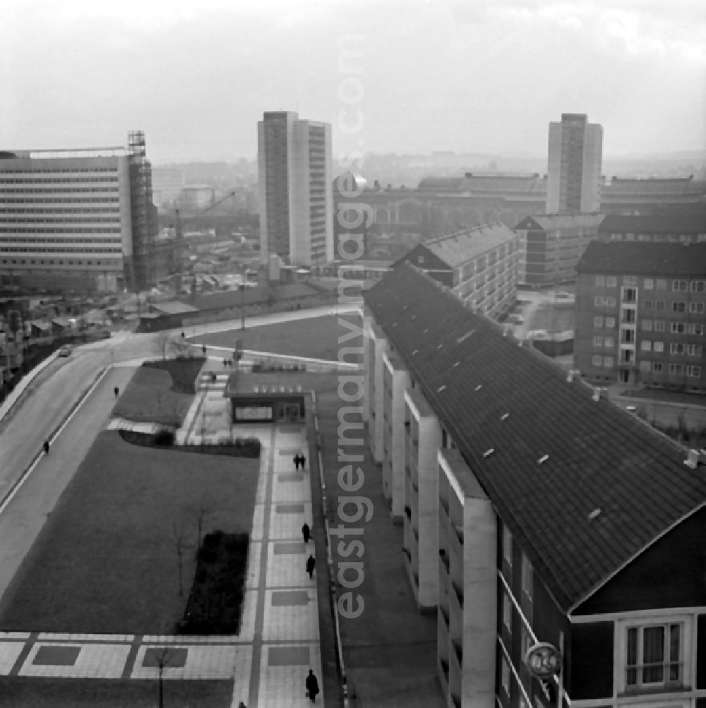 GDR picture archive: Dresden - Februar 1969 Baustelle Prager Straße in Dresden