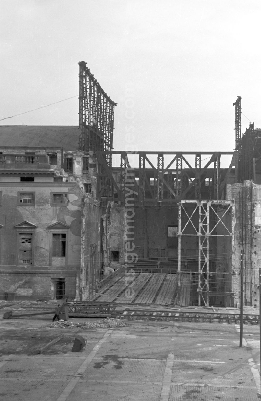 GDR image archive: Berlin - Start of the reconstruction of the German State Opera on Unter den Linden in Berlin, which was destroyed in the Second World War, East Berlin in the territory of the former GDR, German Democratic Republic