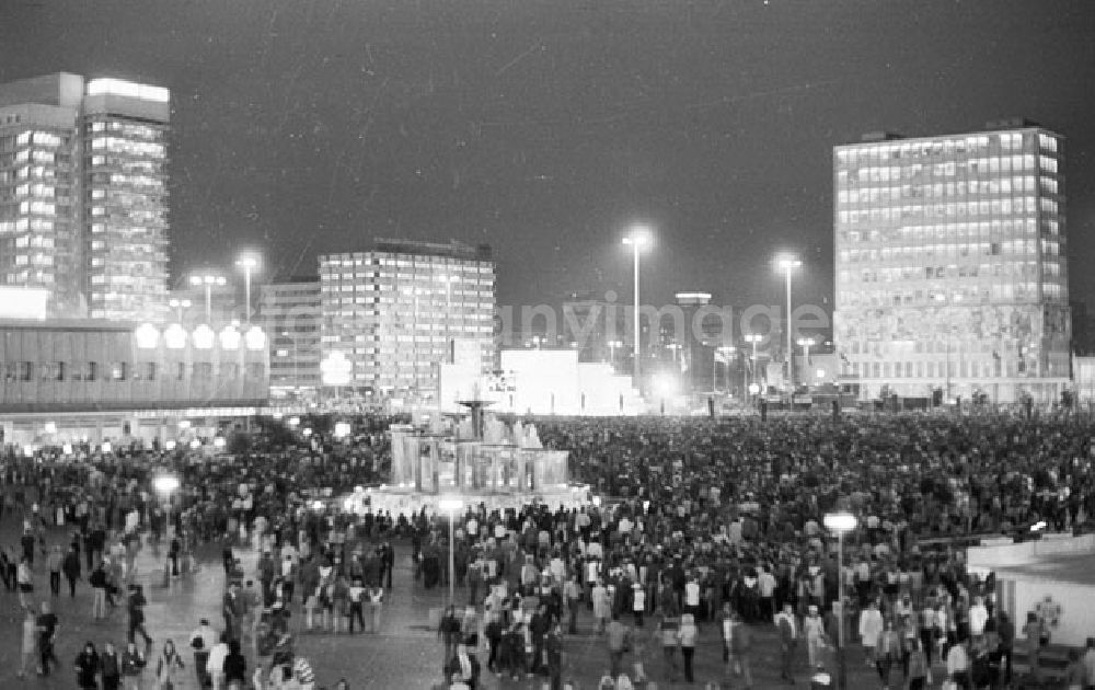 GDR photo archive: Berlin- Mitte - 29.07.1973 Berlin - Alexanderplatz Nächtliches Treiben 1