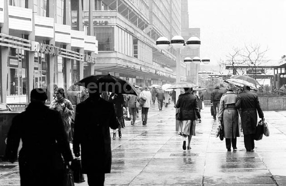 GDR picture archive: Alexanderplatz/ Berlin - 19.