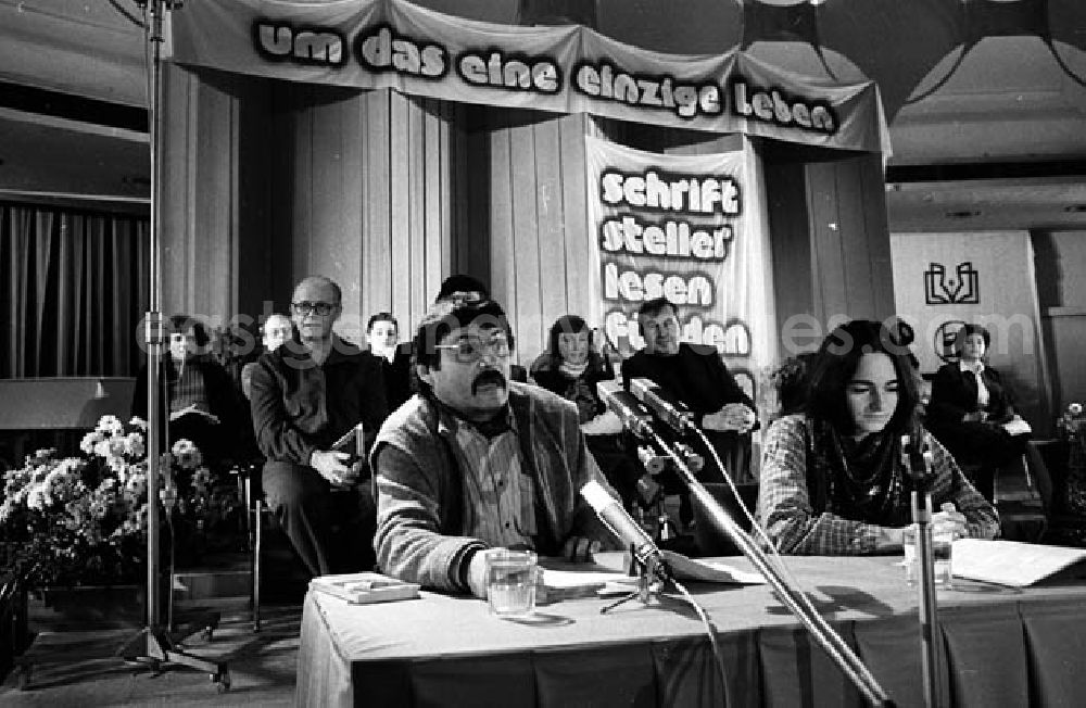 Berlin: Publizistin Daniela Dahn auf dem 19. Literaturfest der Berliner Jugend.