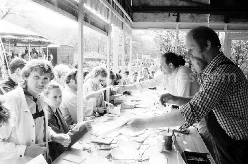 GDR picture archive: Berlin - Friedrichshain - 01.