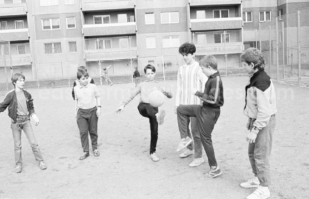 GDR photo archive: Berlin - Hohenschönhausen - 13.