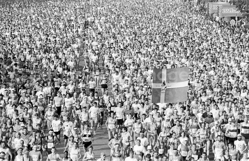 GDR picture archive: Berlin - Berlin Marathon 1992 27.