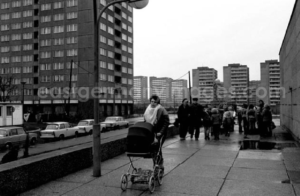 GDR image archive: Berlin - 16.12.1986 Berlin Neubau Marzahn und Mitte.