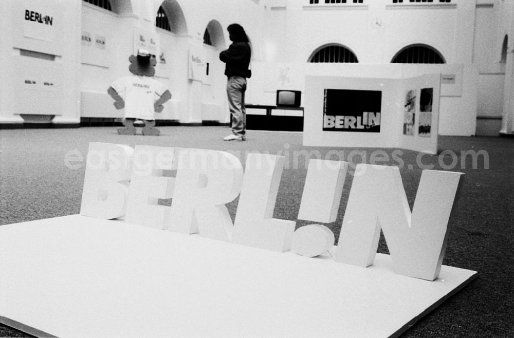 GDR picture archive: - Berlin-Signet-Ausstellung Umschlagnummer: 7493