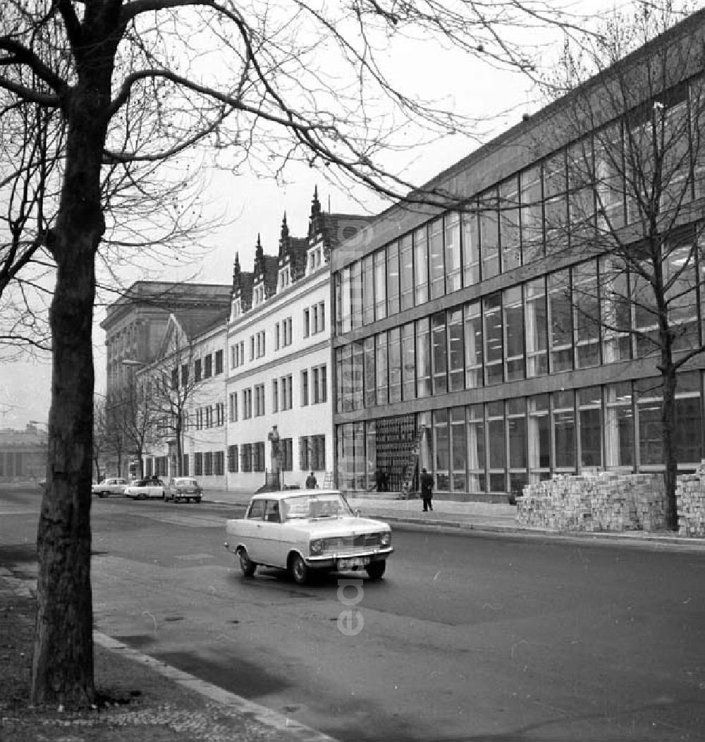 GDR photo archive: Berlin - 30.12.1965 Berliner Stadtbibliothek / Zentral- u. Landesbibliothek Breite Str. 32-34, 10178 Berlin Tel.:030 90226-4