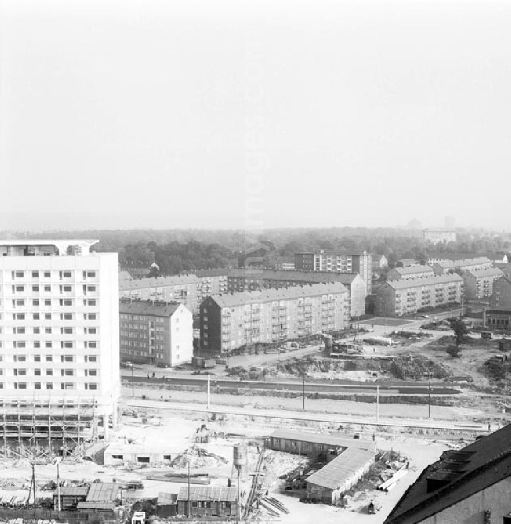 Dresden: Blick auf die Baustelle an der Prager Straße wo Plattenbauten errichtet werden. oto: ddrbildarchiv.de Test / Schönfeld