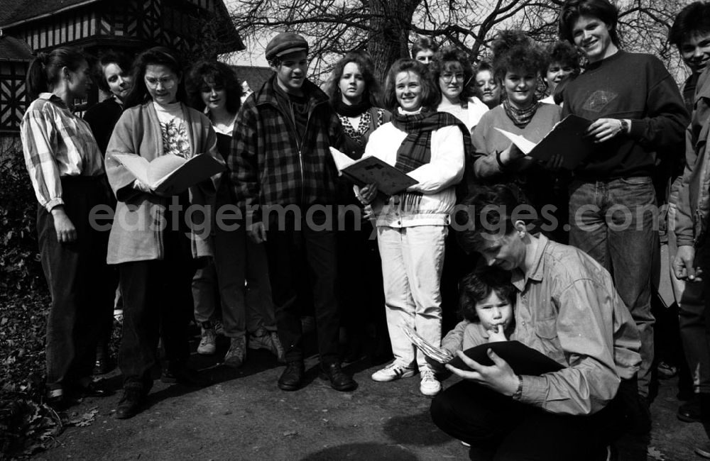 GDR photo archive: - Chorsingen in Cecilienhof Umschlagnummer: 728