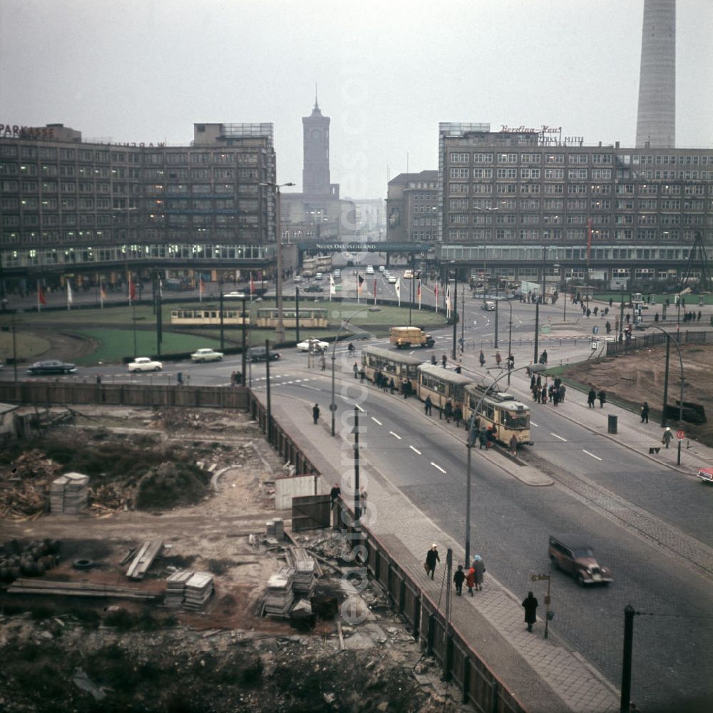 GDR image archive: Berlin - Großbaustelle Alexanderplatz - hier entsteht Mitte der 6