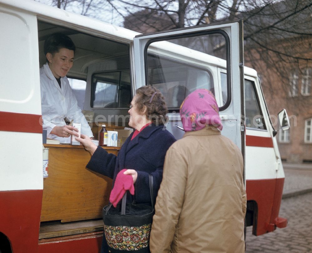 GDR photo archive: Gera - Dispensing and ordering medication at a mobile pharmacy, photographed in the 196