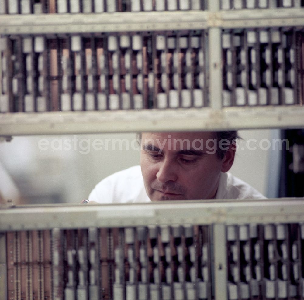 GDR image archive: Radeberg - Electronics technician in the nationally-owned company combine Robotron Radeberg in the state Saxony