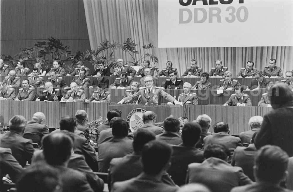 GDR image archive: Dresden - Soldiers, non-commissioned officers, officers and generals as members of the NVA National People's Army at the delegates' conference in the Kulturpalast in the Altstadt district of Dresden, Saxony in the territory of the former GDR, German Democratic Republic