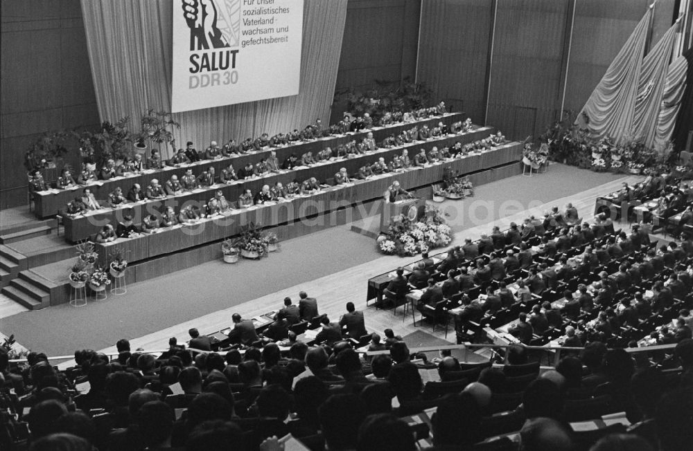 GDR image archive: Dresden - Soldiers, non-commissioned officers, officers and generals as members of the NVA National People's Army at the delegates' conference in the Kulturpalast in the Altstadt district of Dresden, Saxony in the territory of the former GDR, German Democratic Republic