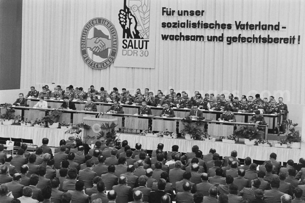 GDR photo archive: Potsdam - Soldiers, non-commissioned officers, officers and generals as members of the NVA National People's Army at the delegate conference in the Kremlin on street Brauhausberg in Potsdam, Brandenburg on the territory of the former GDR, German Democratic Republic