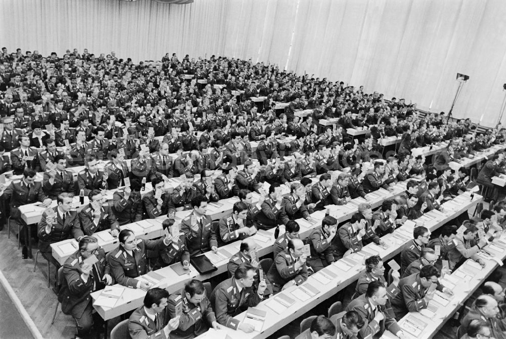 GDR image archive: Potsdam - Soldiers, non-commissioned officers, officers and generals as members of the NVA National People's Army at the delegate conference in the Kremlin on street Brauhausberg in Potsdam, Brandenburg on the territory of the former GDR, German Democratic Republic