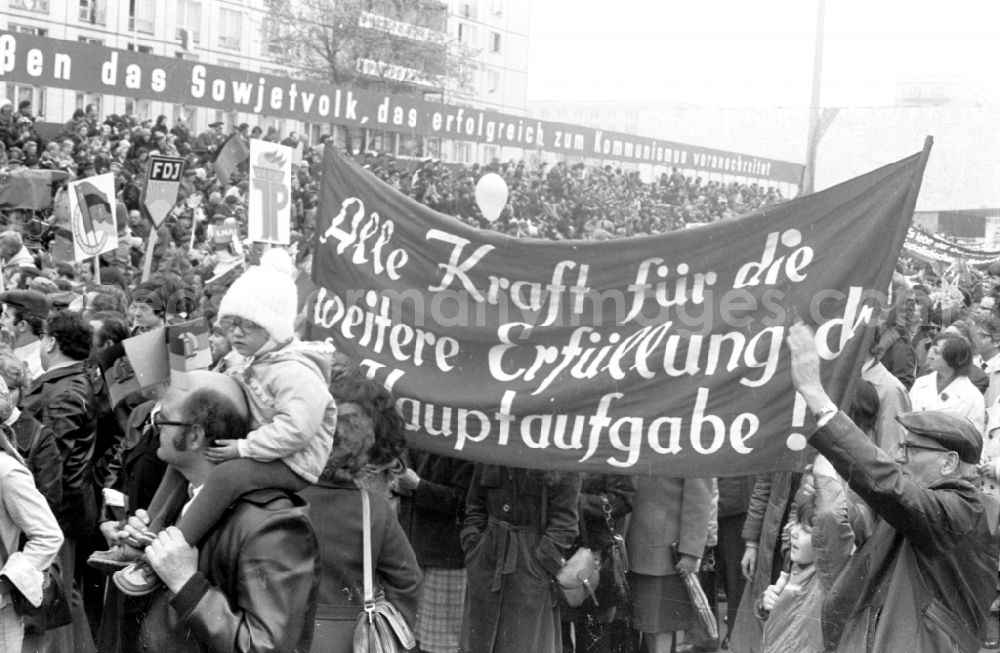 Berlin: Demonstration and street action zum 1. Mai on Karl-Marx-Allee in the district Mitte in Berlin, the former capital of the GDR, German Democratic Republic