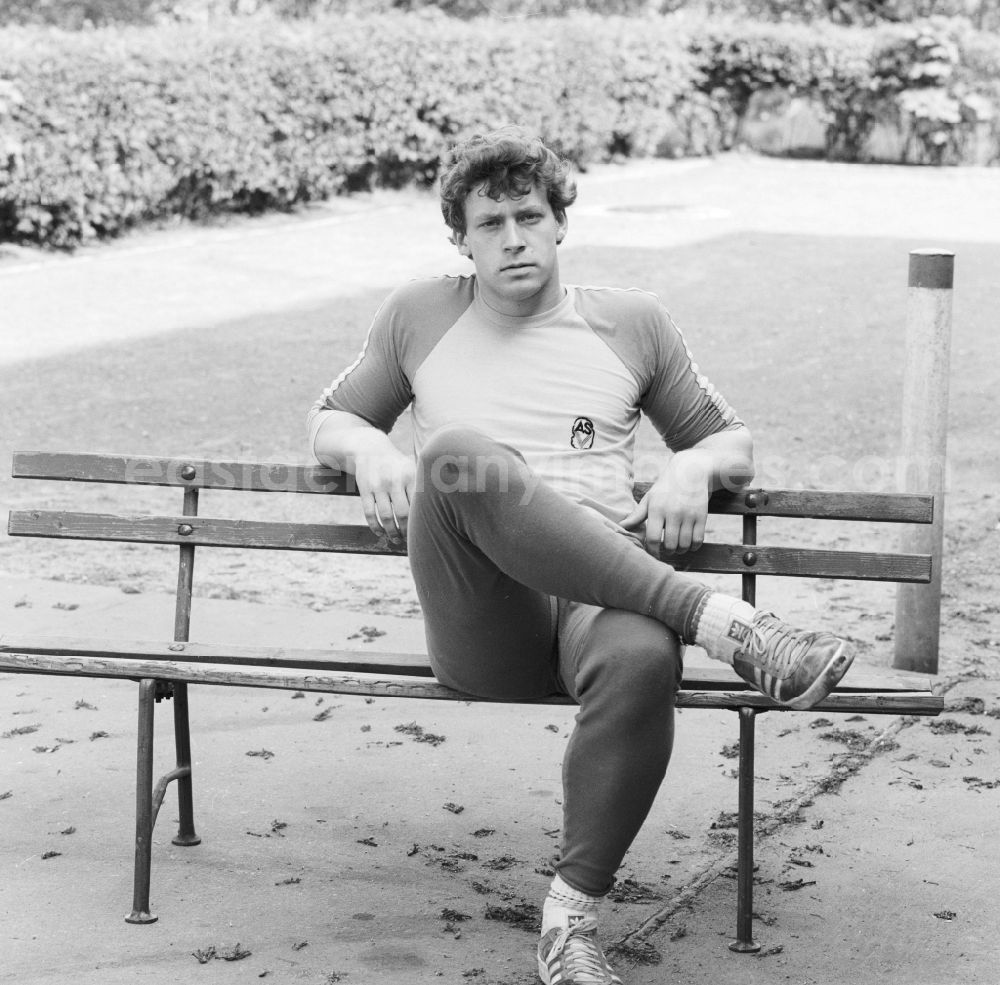 GDR image archive: Potsdam - The javelin thrower / Athletics Uwe Hohn ...