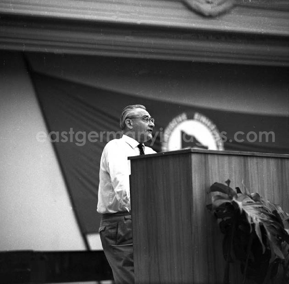 GDR photo archive: Berlin - Dezember 1966 Paul Verner spricht in der Parteihochschule (Jubiläum)