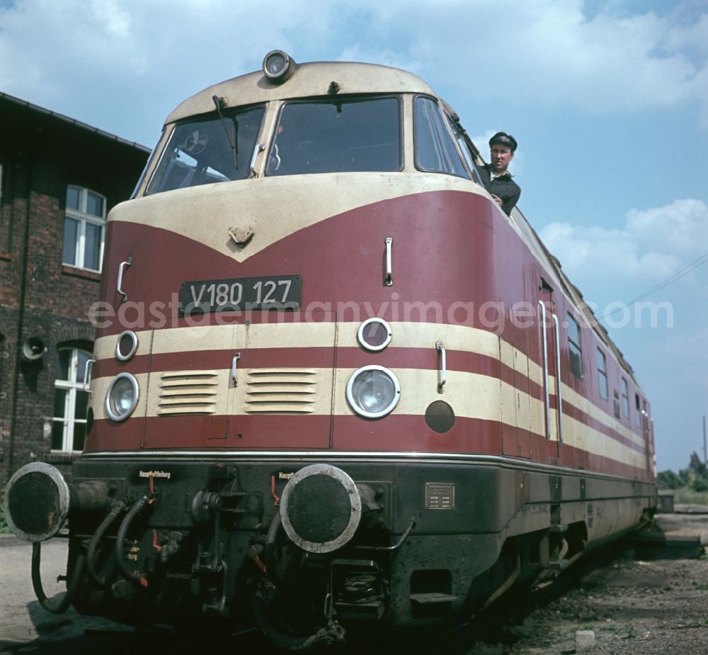 GDR image archive: Berlin - Diesel locomotive of the V 18