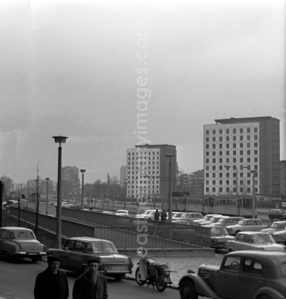 GDR image archive: Dresden - Februar 1969 Ein Straßetunnel in Dresden