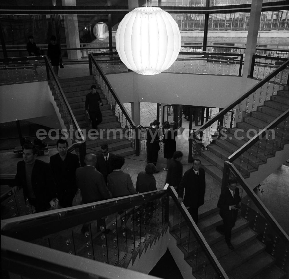 GDR picture archive: Berlin - Fernsehturm (