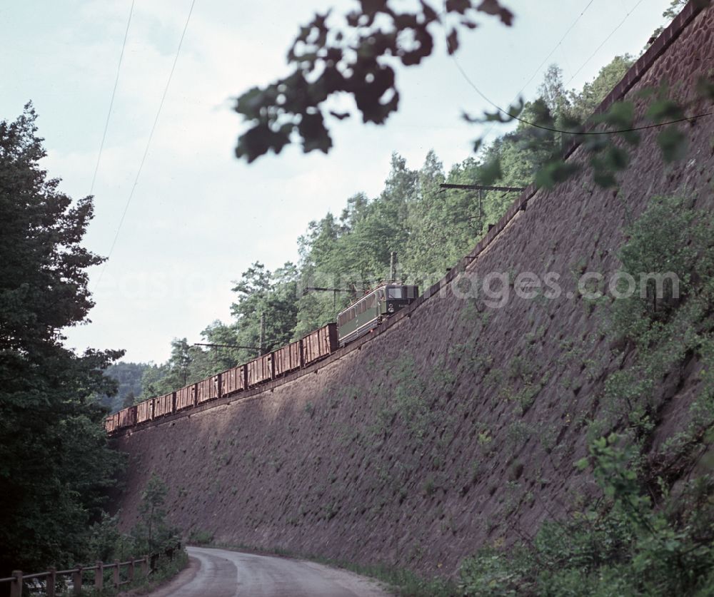 GDR image archive: Tharandt - Electric locomotive of the E42 0