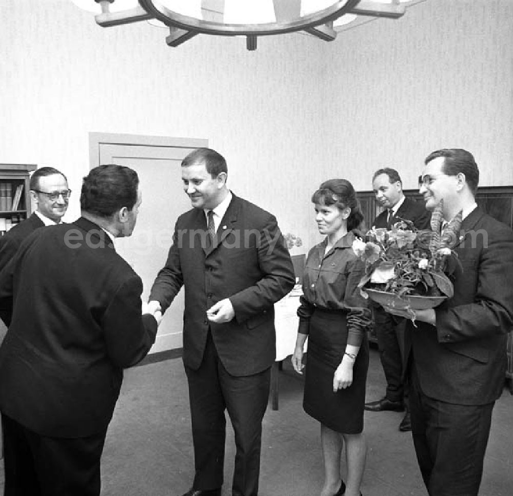 GDR image archive: Berlin - 26.04.1966 Empfang der Delgeition zum 2