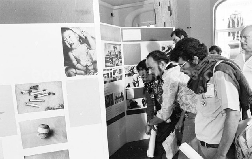 Berlin: 29.07.1973 Eröffnung Viertnam Ausstellung Featchers X. Weltfestspiele 3