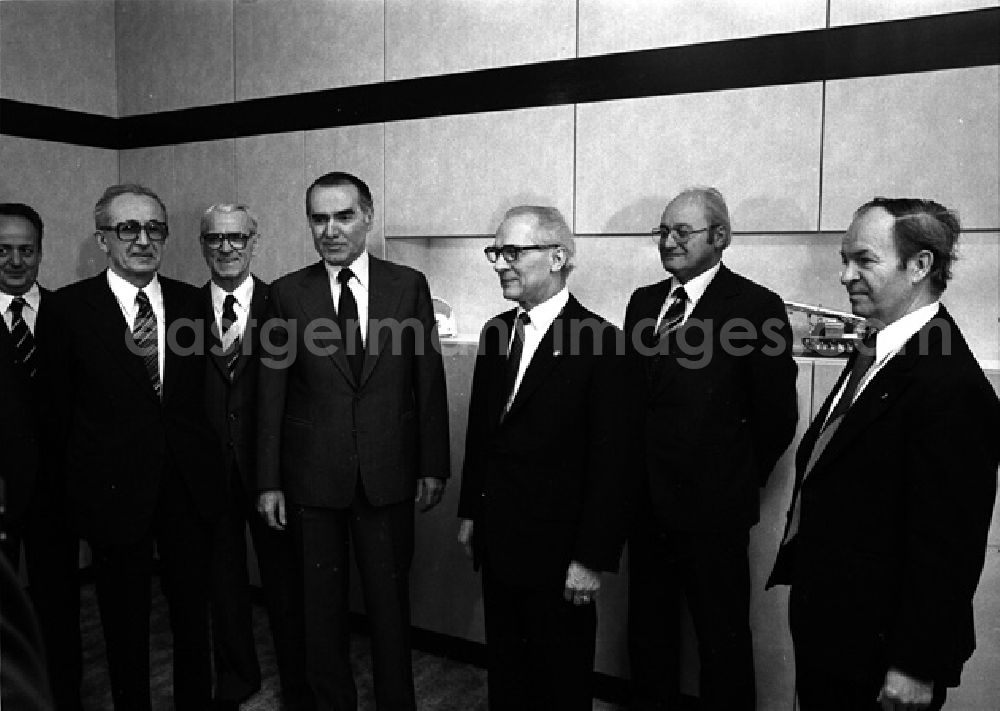 Berlin: Erich Honecker empfing im ZK den Vorsitzenden des Bundesexekutivrates Verselin Djuranovic. (174)