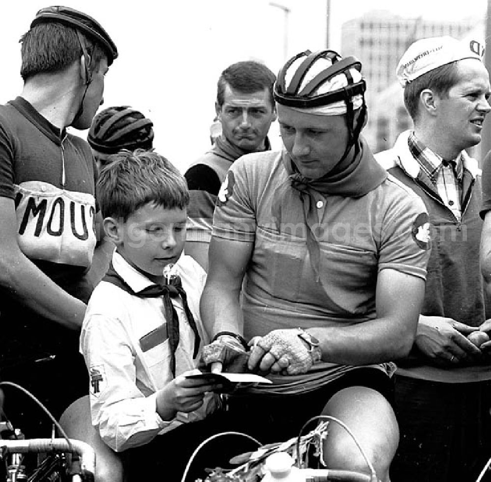 GDR picture archive: - 17.05.1967 8. Etappe Berlin-Leipzig 2